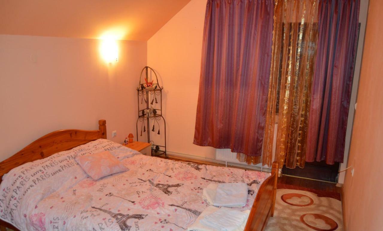 Casa Piatra Craiului Hotel Zărneşti Eksteriør billede