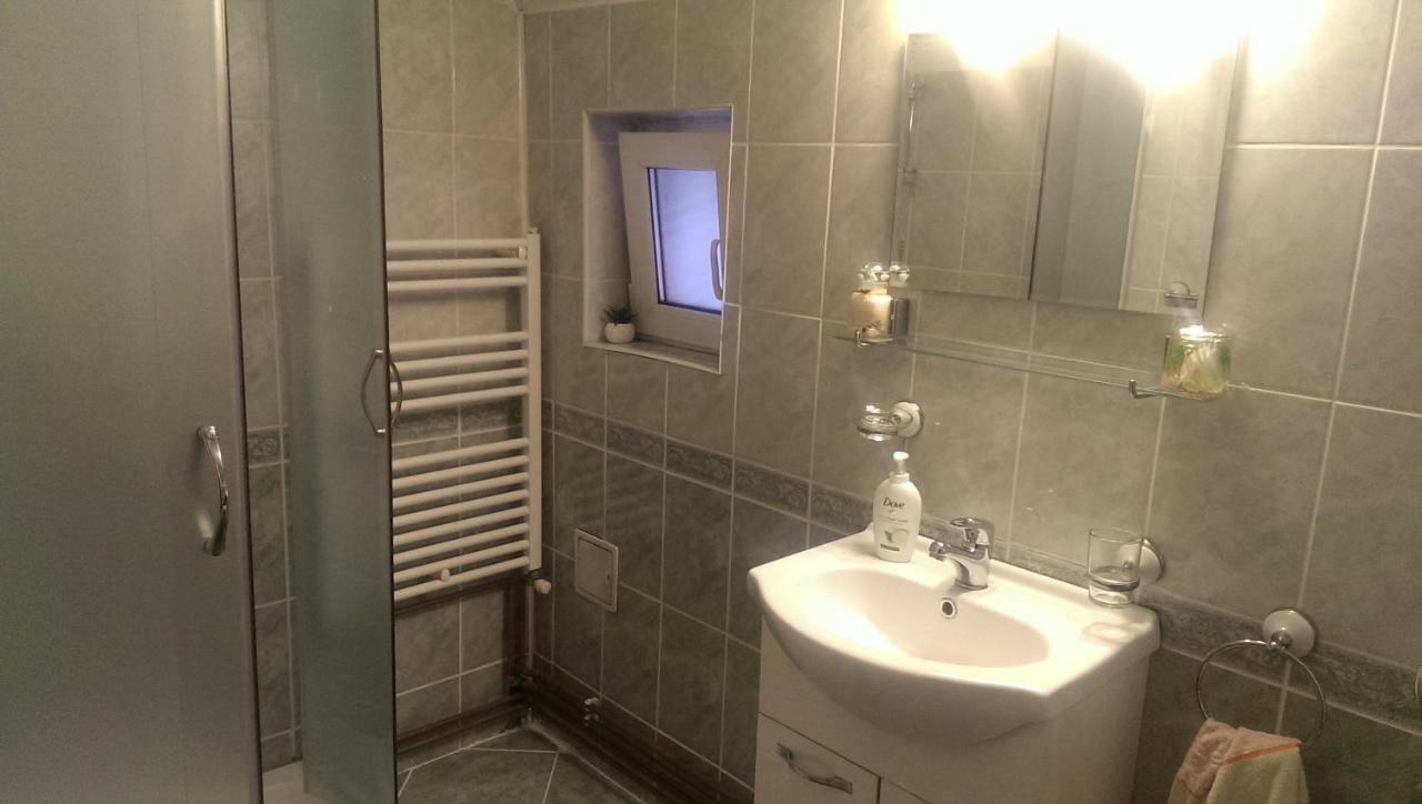 Casa Piatra Craiului Hotel Zărneşti Eksteriør billede